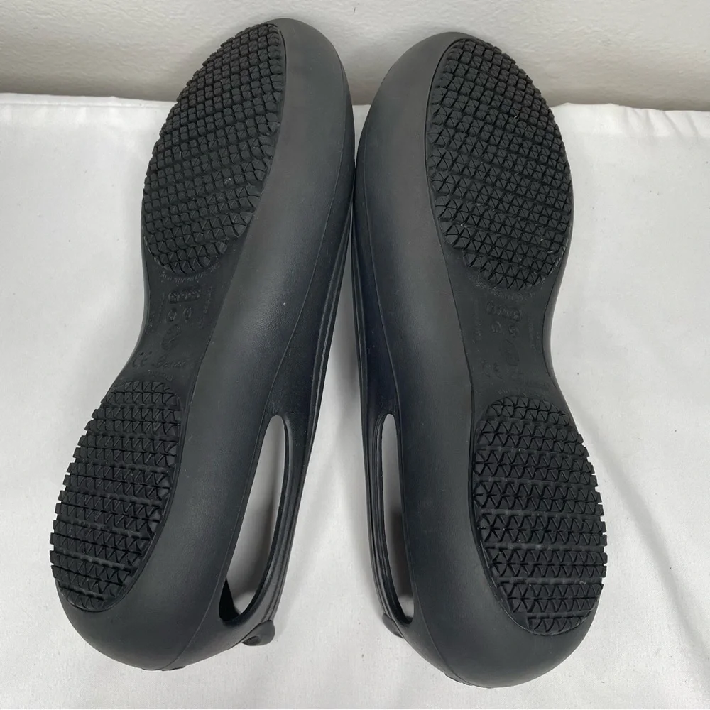 Crocs Black Rubber Slip On Ballet Flat Slip Resistant Safety Work Women Shoes 9